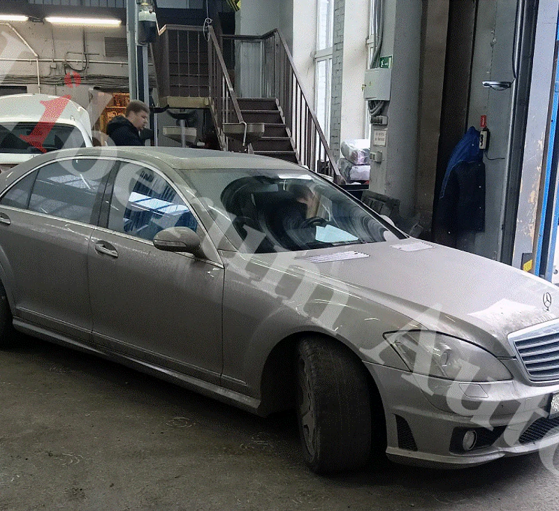 Mercedes S-Class W221 на диагностике Airmatic