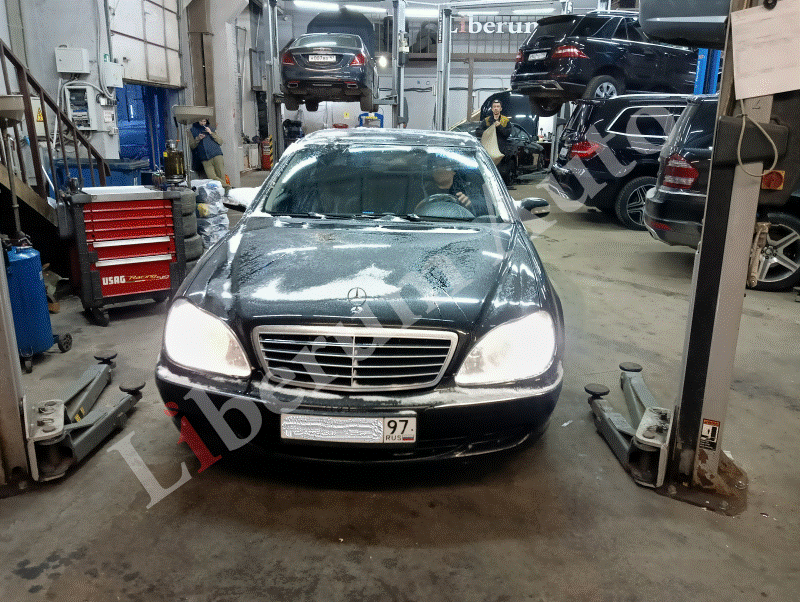 Пневмостойка передняя правая в сборе Mercedes-Benz S W220, 4 matic